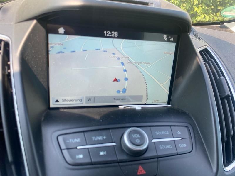 Grau Gebraucht 2017 Ford C-MAX Van / Kleinbus | 9.500 € - Bild 1/4