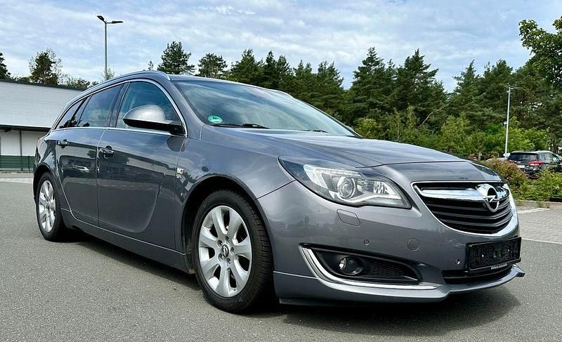 Grau Gebraucht 2015 Opel Insignia OPC Kombi | 7.900 € (Etwas zu teuer) - Bild 1/4