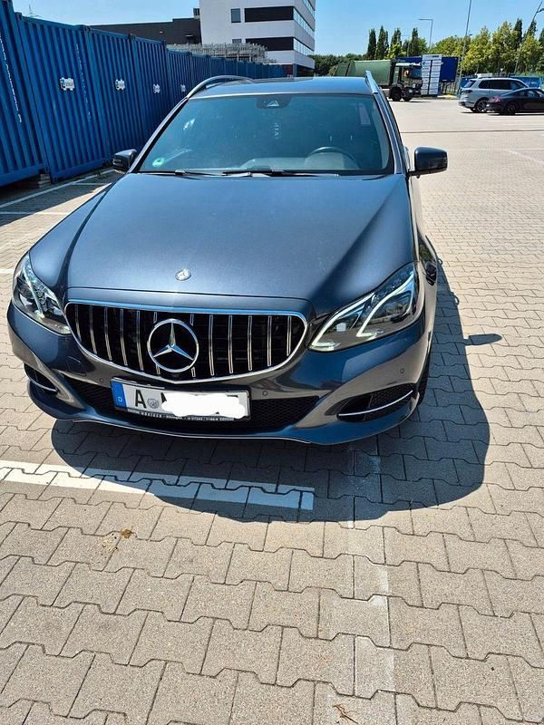Grau Gebraucht 2015 Mercedes E220 Edition Kombi | 16.000 € (Etwas zu teuer) - Bild 1/4