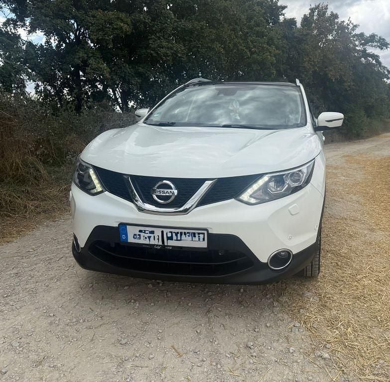 Weiß Gebraucht 2015 Nissan Qashqai Tekna SUV | 8.000 € (Superpreis) - Bild 1/4