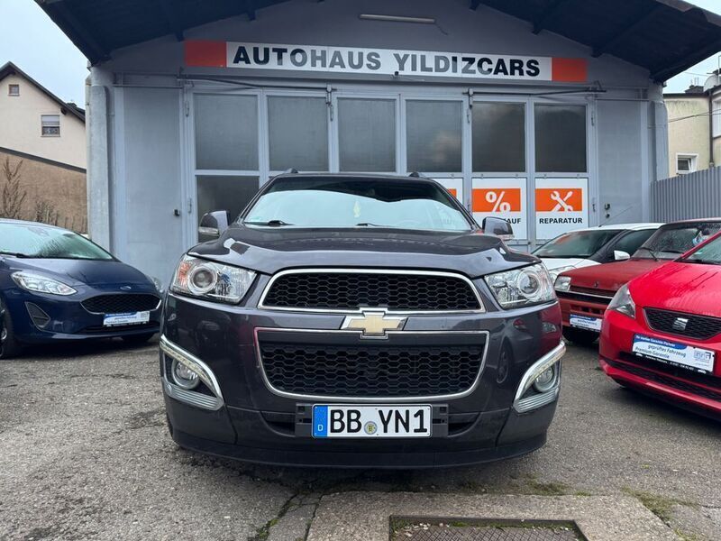 Grau Gebraucht 2012 Chevrolet Captiva LT SUV | 6.995 € (Fairer Preis) - Bild 1/4