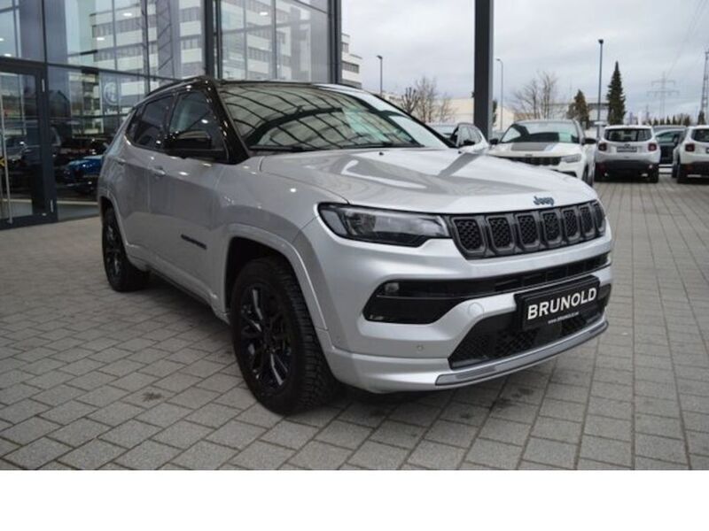 {"label" => "silver", "value" => "silver"} Gebraucht 2022 Jeep Compass SUV | 32.700 € (Teuer) - Bild 1/4