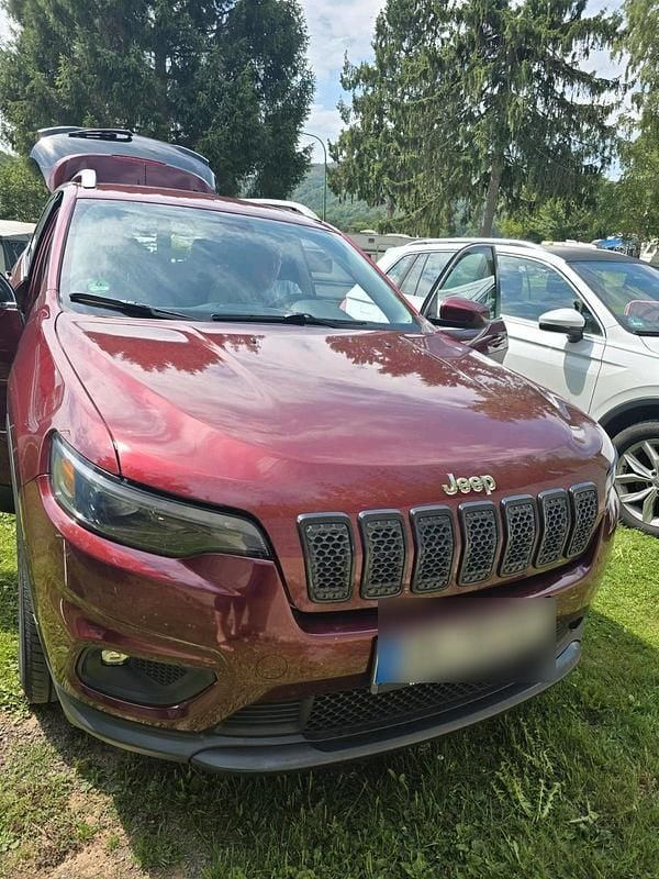 Gebraucht Jeep Cherokee 183 PS (134 kW) 2019 Rot SUV