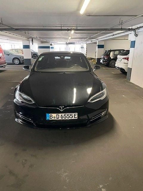 Schwarz Gebraucht 2016 Tesla Model S Limousine | 34.000 € (Teuer) - Bild 1/4