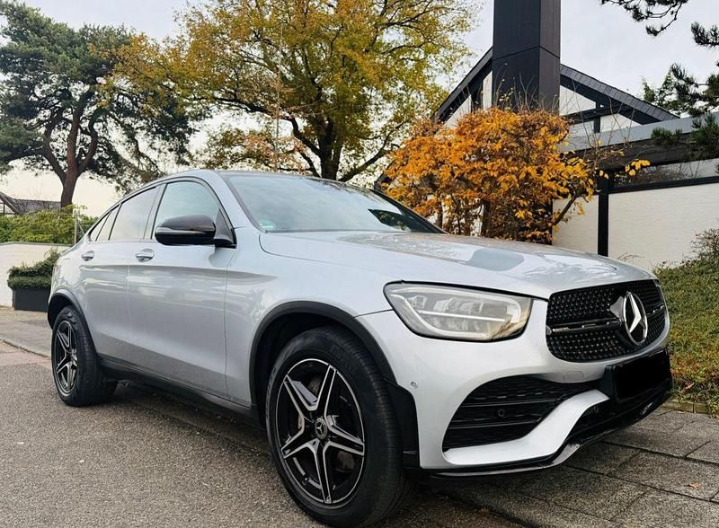 Silber Gebraucht 2022 Mercedes GLC220 AMG line Coupé | 39.500 € (Superpreis) - Bild 1/4
