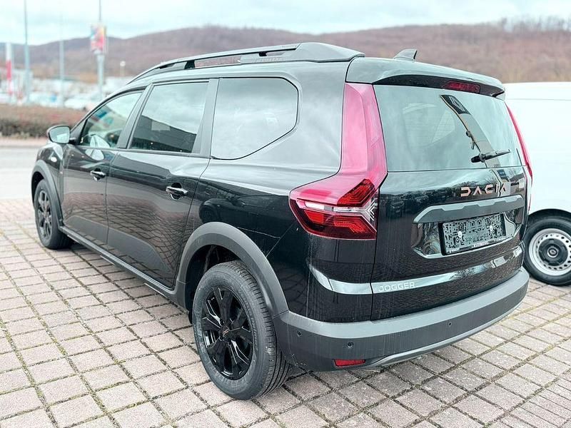Schwarz Neu 2025 Dacia Jogger Extreme Van / Kleinbus | 22.700 € (Fairer Preis) - Bild 1/4