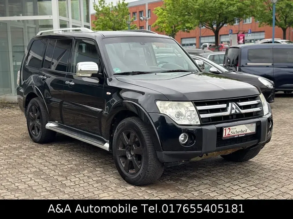 Gebraucht Mitsubishi Pajero Intense 170 PS (125 kW) 2008 Schwarz SUV
