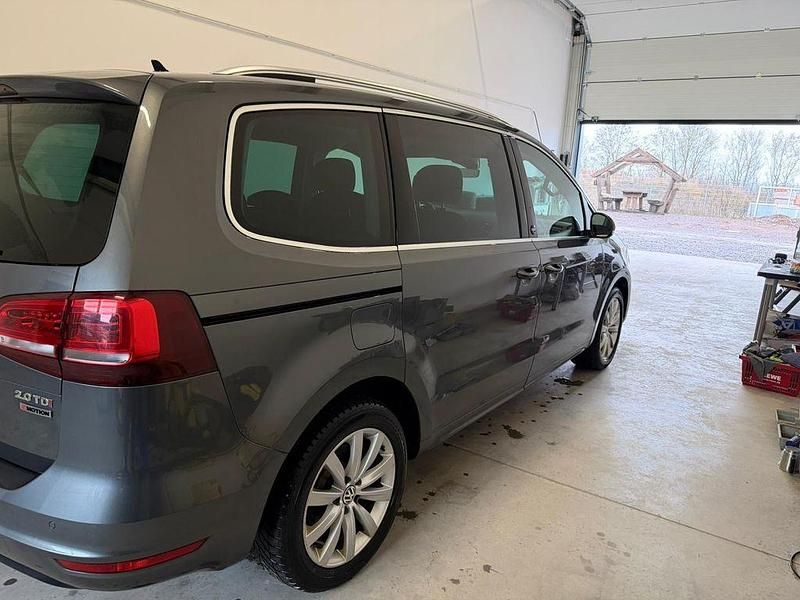 Gebraucht VW Sharan Sound 184 PS (135 kW) 2017 Grau Van / Kleinbus