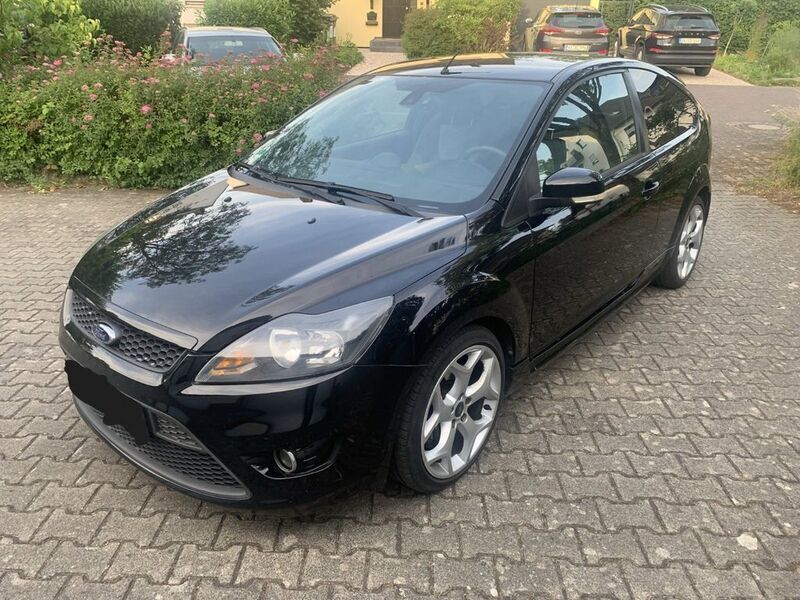 Schwarz Gebraucht 2010 Ford Focus ST Limousine | 8.300 € (Fairer Preis) - Bild 1/4