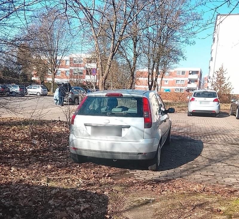 Gebraucht Ford Fiesta 80 PS (58 kW) 2003 Silber Kleinwagen