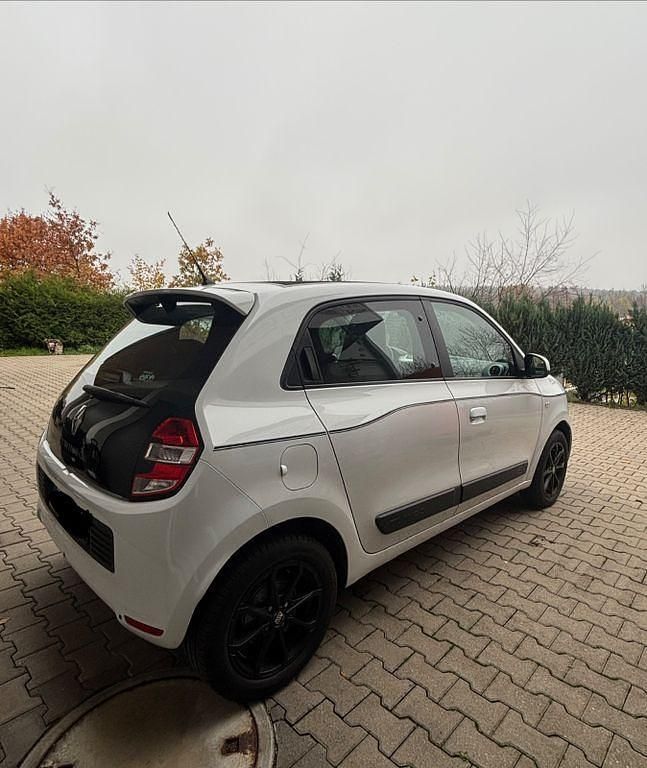 Weiß Gebraucht 2016 Renault Twingo Cosmic Kleinwagen | 8.500 € (Fairer Preis) - Bild 1/4
