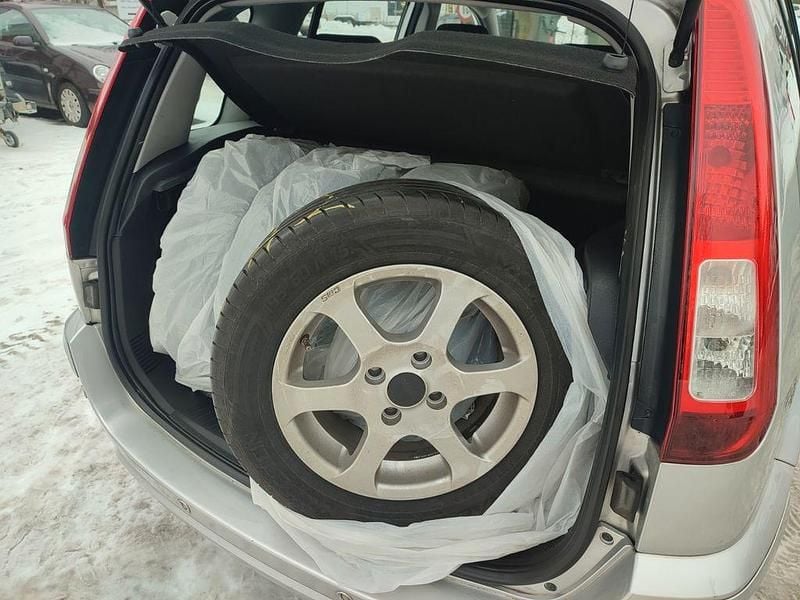 Gebraucht Ford Fusion Style 80 PS (58 kW) 2009 Silber Kleinwagen