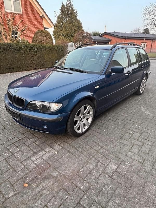Gebraucht BMW 318 143 PS (105 kW) 2002 Blau Kombi