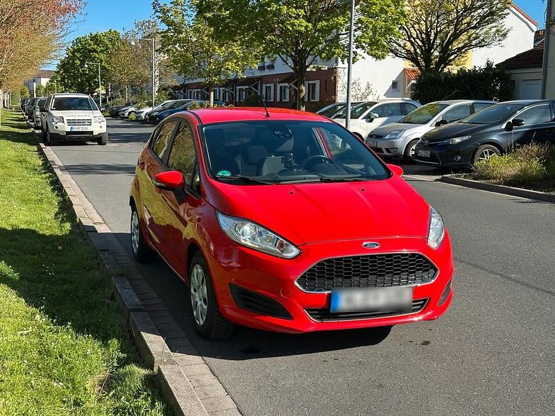 Second-hand Ford Fiesta 95 CP (69 kW) 2017 Roșu Hatchback