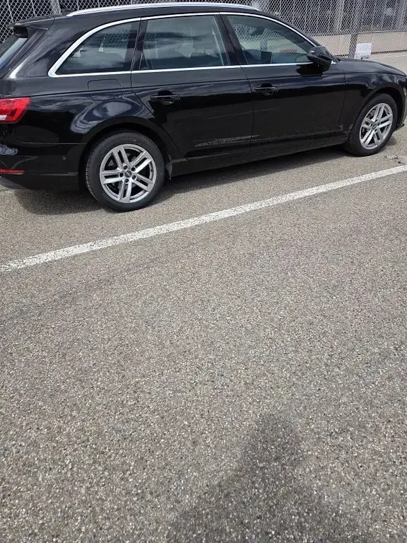 Używany Audi A4 Ambiente 190 KM (139 kW) 2017 Czarny Kombi