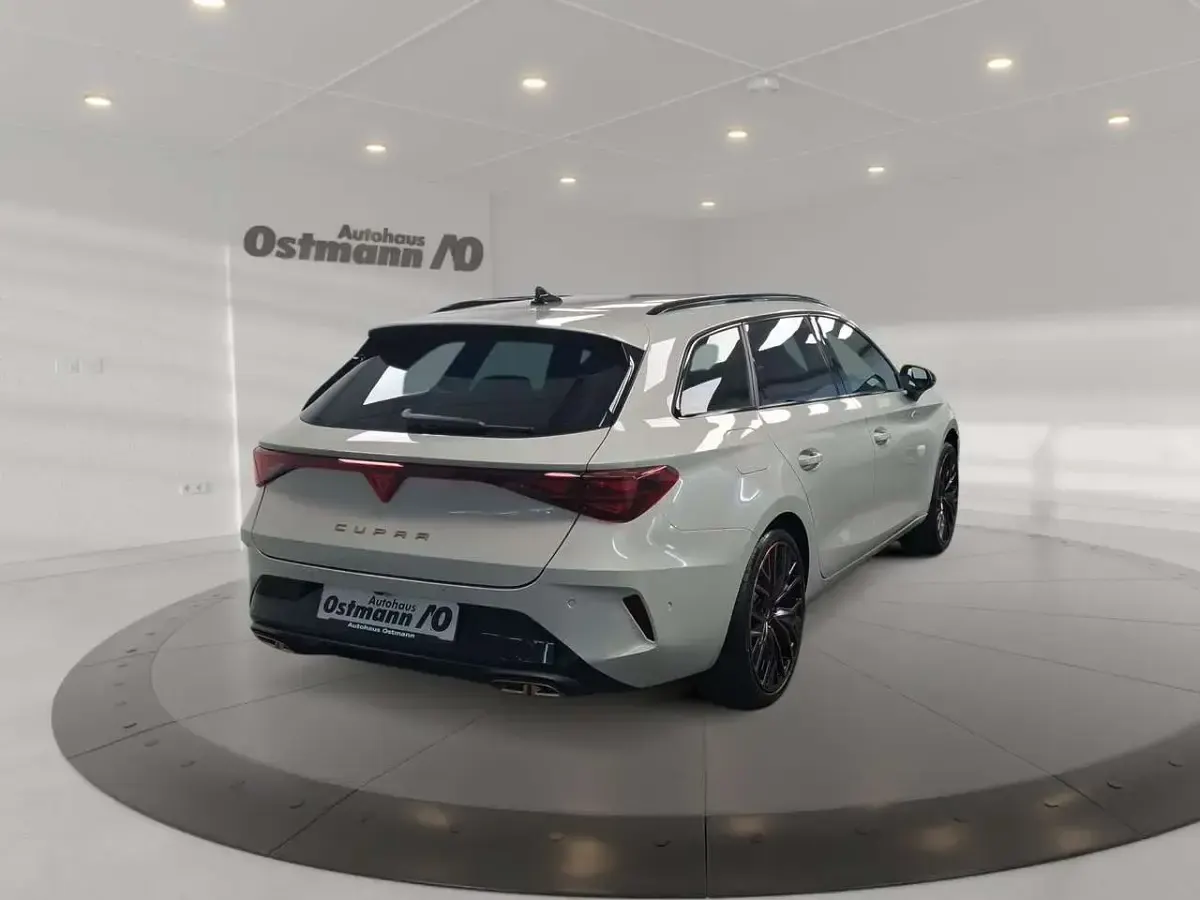 Neu Cupra Leon VZ 177 PS (130 kW) 2026 Taigagrau Kombi