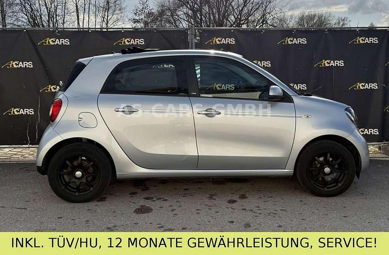 Używany Smart ForFour Passion 90 KM (66 kW) 2016 Srebrny Hatchback
