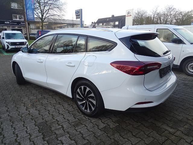 Używany Ford Focus Titanium 125 KM (91 kW) 2023 Biały Sedan/Limuzyna