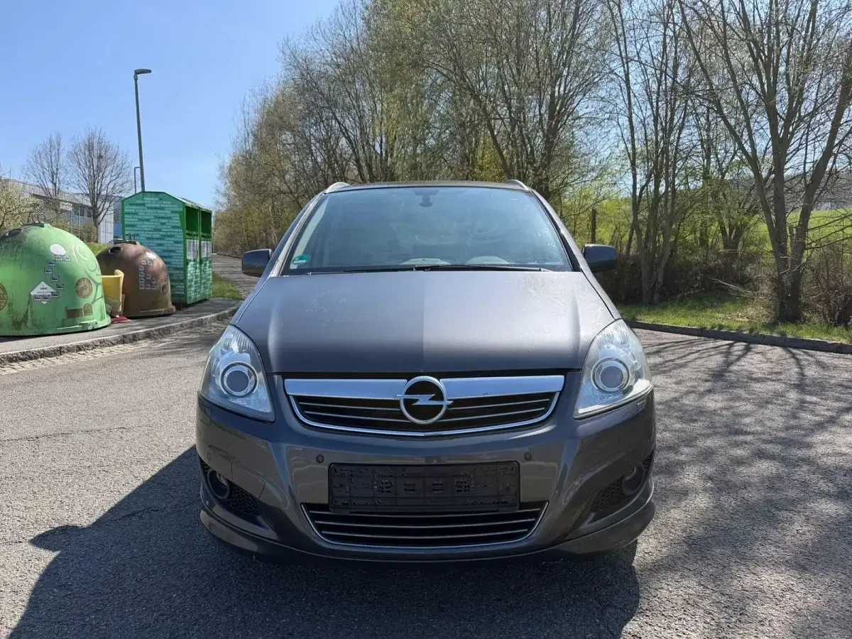 Gebraucht Opel Zafira Family 125 PS (91 kW) 2012 Grau Van / Kleinbus