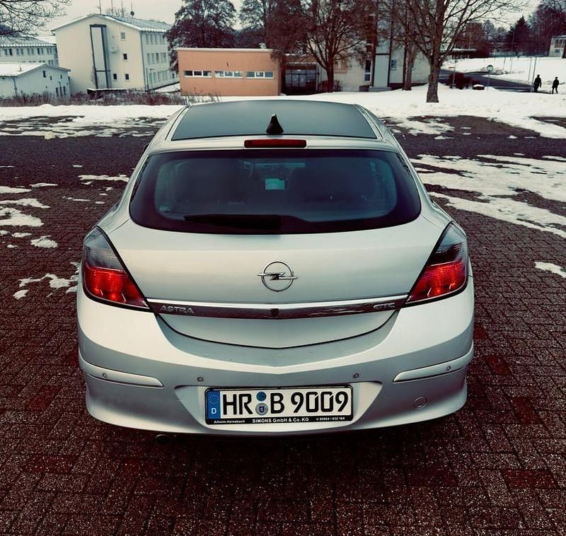 Gebraucht Opel Astra GTC Sport 179 PS (131 kW) 2007 Silber Limousine