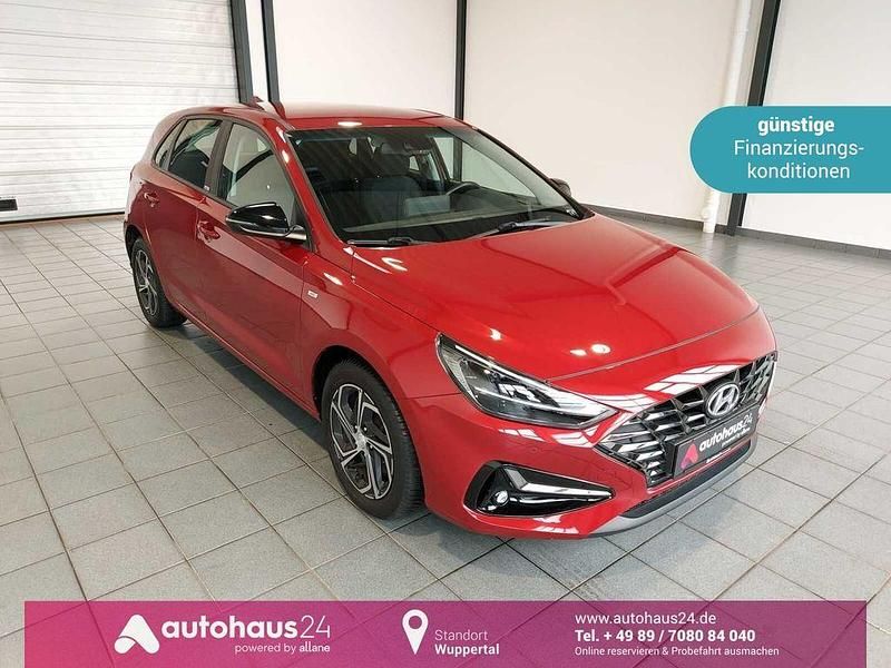Rot Gebraucht 2021 Hyundai i30 Intro Edition Limousine | 16.880 € (Fairer Preis) - Bild 1/4