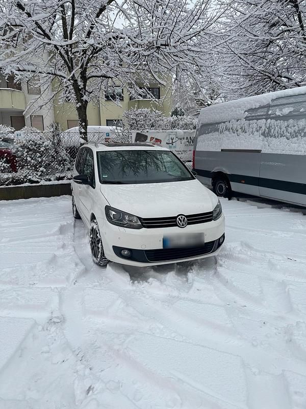 Gebraucht VW Touran 140 PS (102 kW) 2012 Weiß Van / Kleinbus