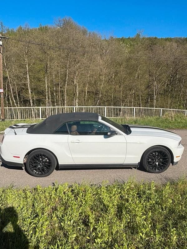 Second-hand Ford Mustang 308 CP (226 kW) 2012 Alb Cabrio