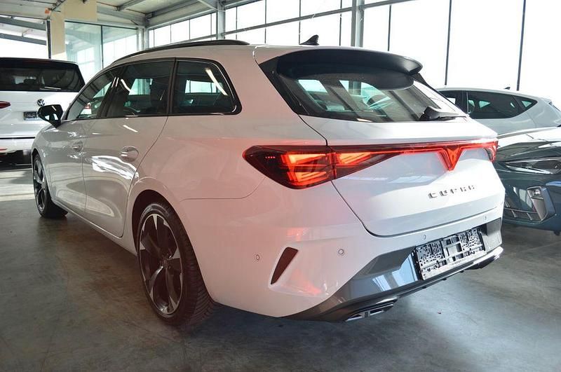 Usata Cupra Leon 150 CV (110 kW) 2025 Bianco Berlina