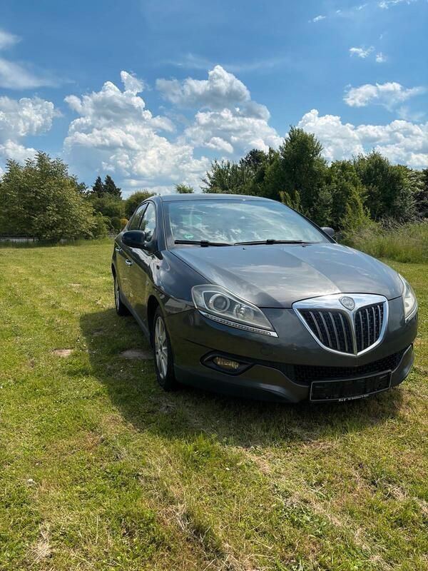 Grau Gebraucht 2008 Lancia Delta Limousine | 3.000 € (Superpreis) - Bild 1/4