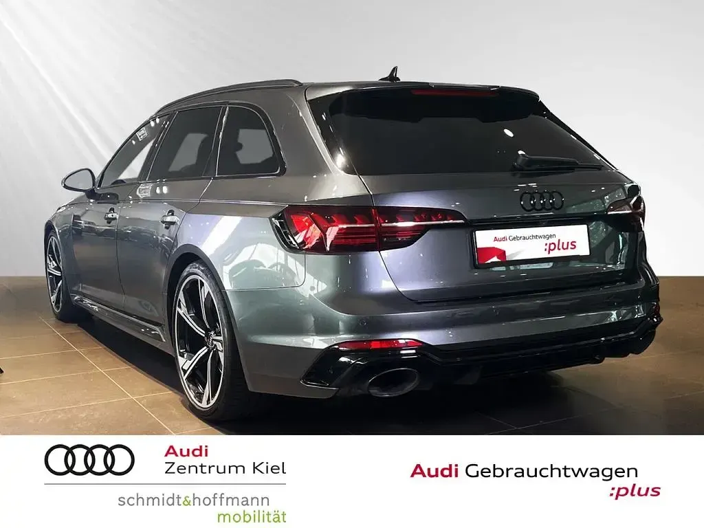 Gebraucht Audi RS4 Sport 450 PS (330 kW) 2023 Daytonagrau perleffekt Kombi