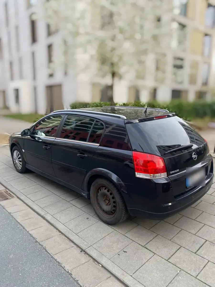 Używany Opel Signum 150 KM (110 kW) 2007 Czarny Hatchback