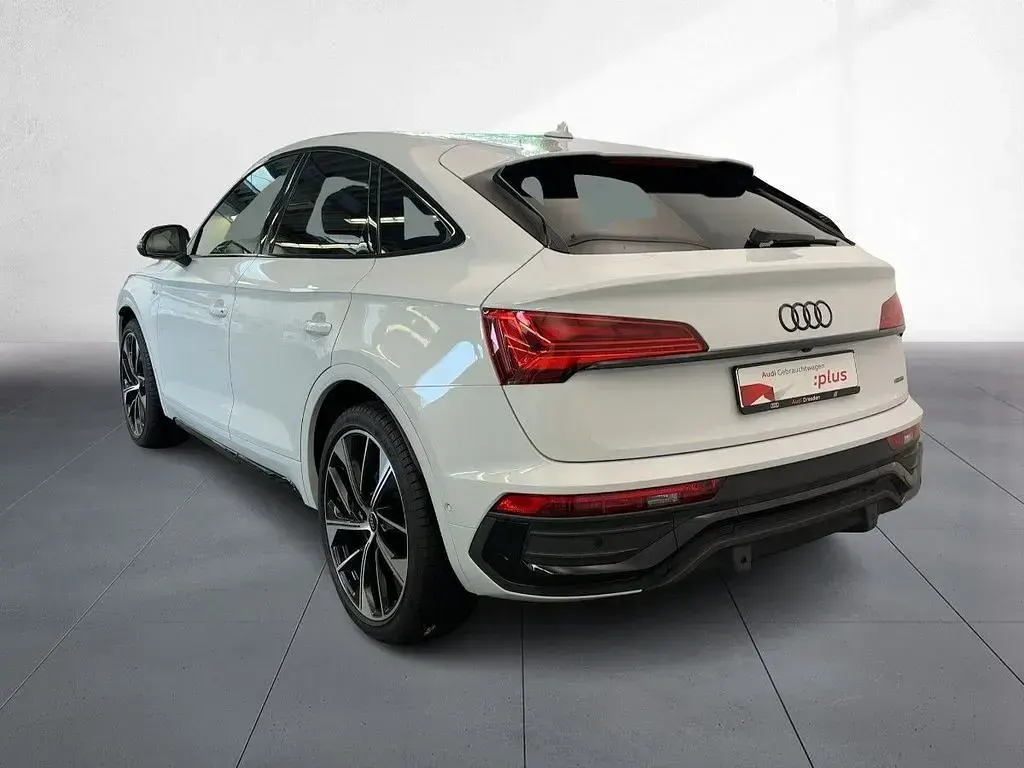Gebraucht Audi Q5 Sportback Business 204 PS (150 kW) 2024 Gletscherweiß metallic SUV