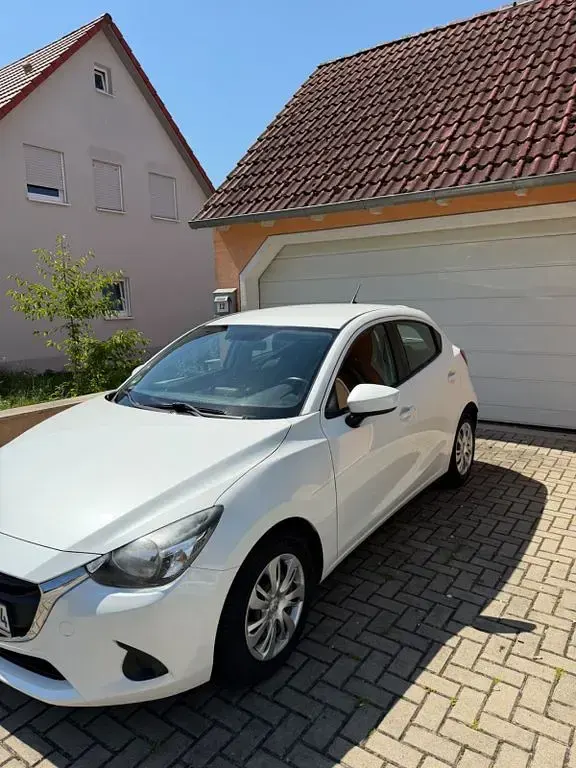 Gebraucht Mazda 2 Exclusive-Line 90 PS (66 kW) 2016 Weiß Limousine