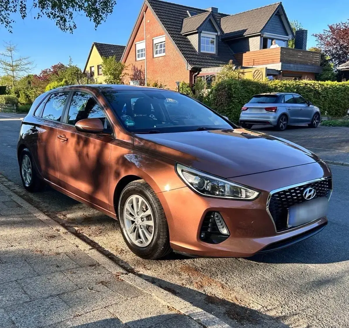 Gebraucht Hyundai i30 Select 120 PS (88 kW) 2018 Braun Limousine
