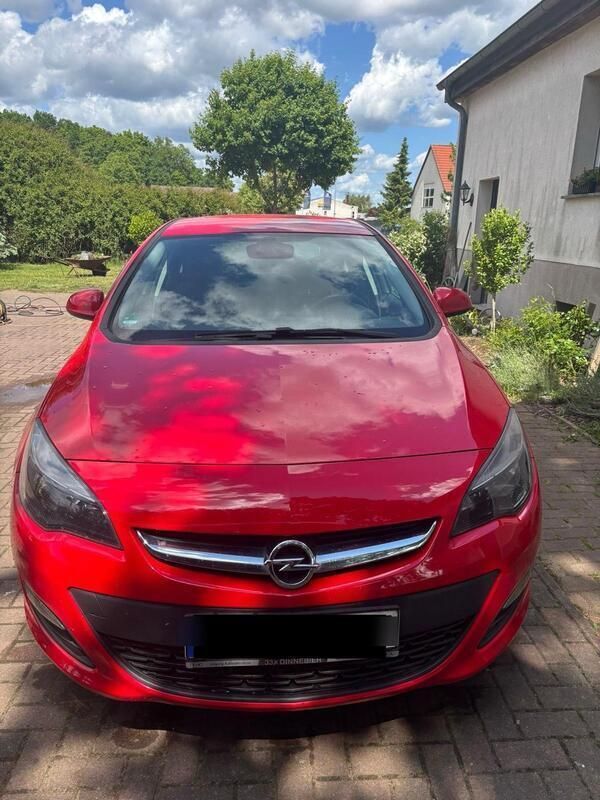 Rot Gebraucht 2014 Opel Astra Eco Kleinwagen | 4.500 € (Fairer Preis) - Bild 1/4