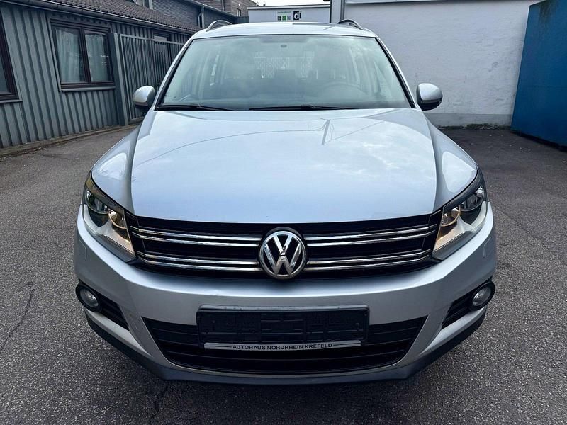 Gebraucht VW Tiguan Trendline 122 PS (89 kW) 2012 Grau SUV