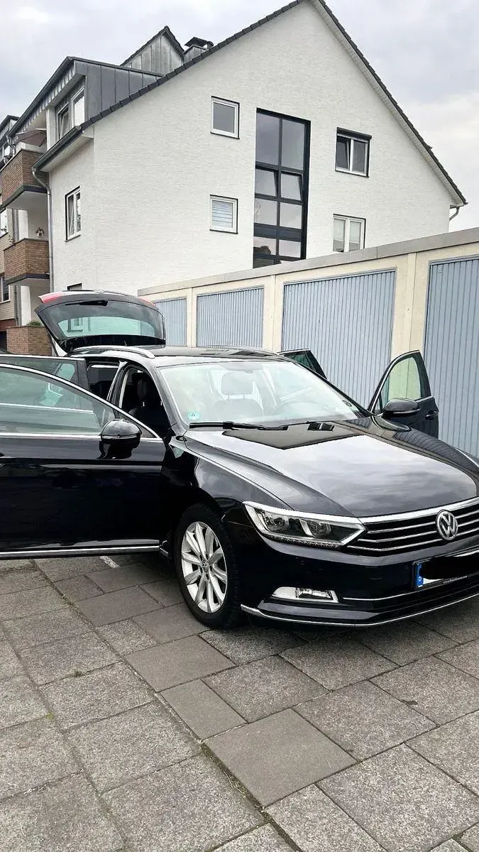 Gebraucht VW Passat Highline 150 PS (110 kW) 2017 Schwarz Kombi