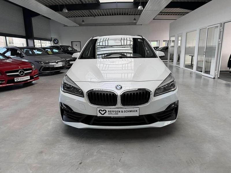 Gebraucht BMW 220 Active Tourer Sport Line 190 PS (139 kW) 2020 Weiß Van / Kleinbus