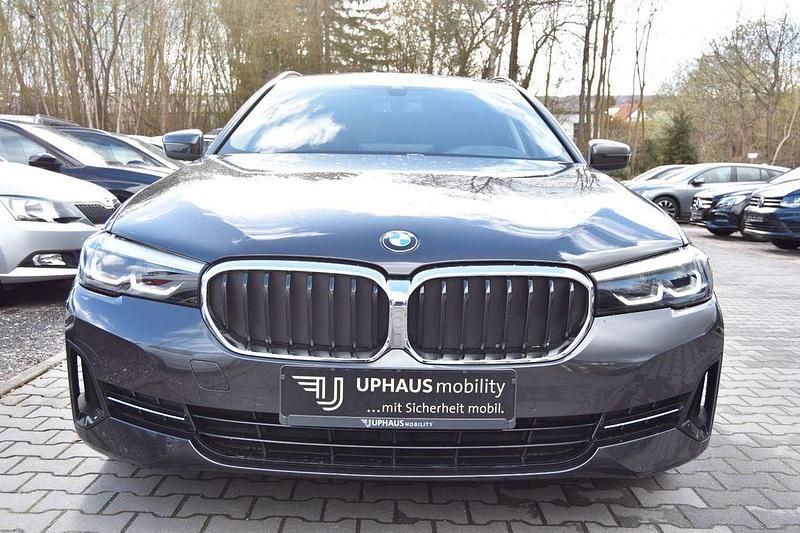Gebraucht BMW 520 190 PS (139 kW) 2022 Grau Kombi
