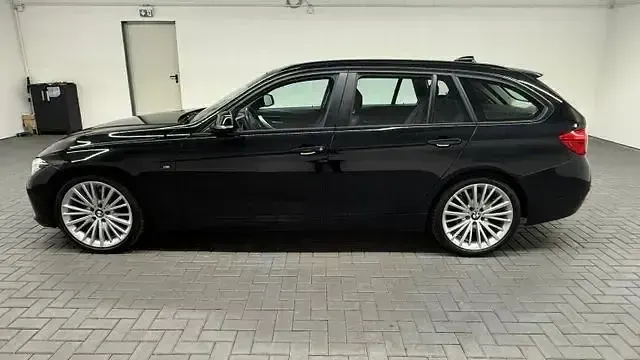 Gebraucht BMW 335 313 PS (230 kW) 2016 Sapphireschwarzmet. Kombi
