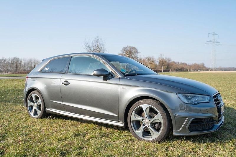 Gebraucht Audi A3 S-Line 150 PS (110 kW) 2015 Grau Limousine