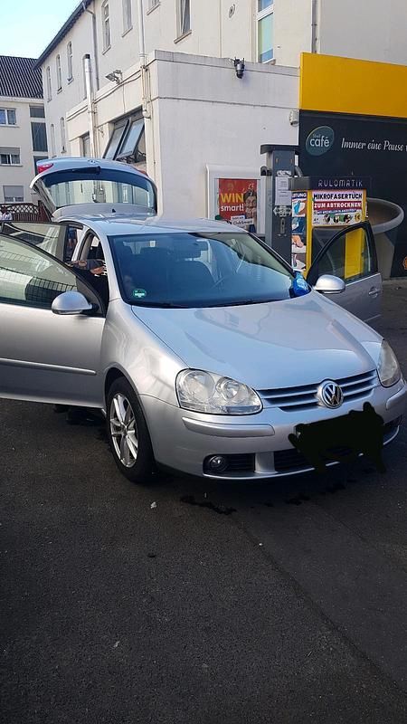 Gebraucht VW Golf V 80 PS (58 kW) 2007 Silber Kleinwagen