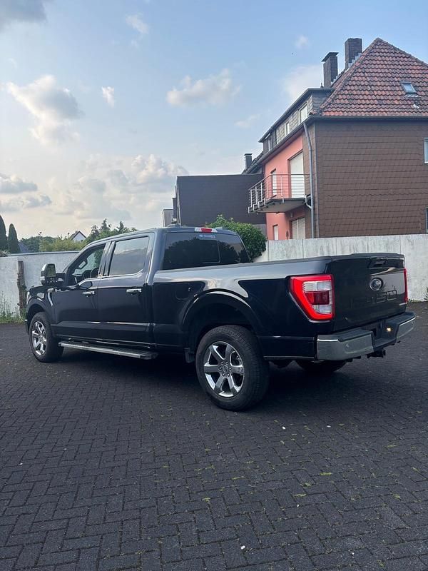 Blau Gebraucht 2019 Ford F-150 Lariat Abholung | 43.999 € (Superpreis) - Bild 1/4