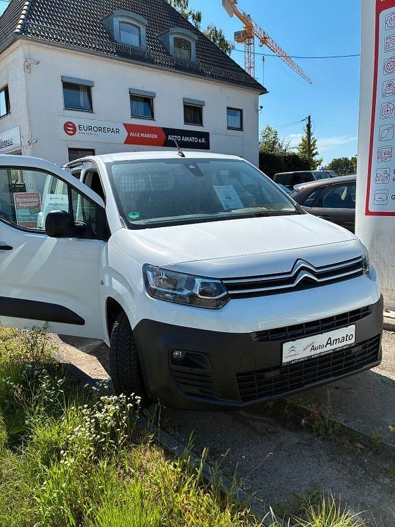 Weiß Gebraucht 2021 Citroën Berlingo Van / Kleinbus | 15.550 € (Fairer Preis) - Bild 1/4