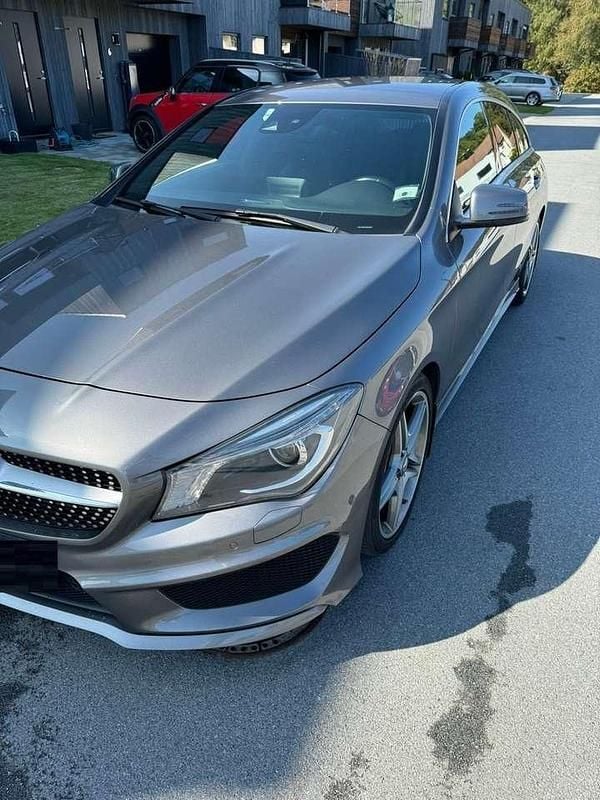 Grau Gebraucht 2016 Mercedes CLA180 Shooting Brake AMG line Kombi | 18.350 € (Fairer Preis) - Bild 1/4