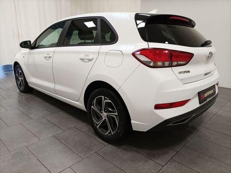 Gebraucht Hyundai i30 160 PS (117 kW) 2022 Weiß Limousine