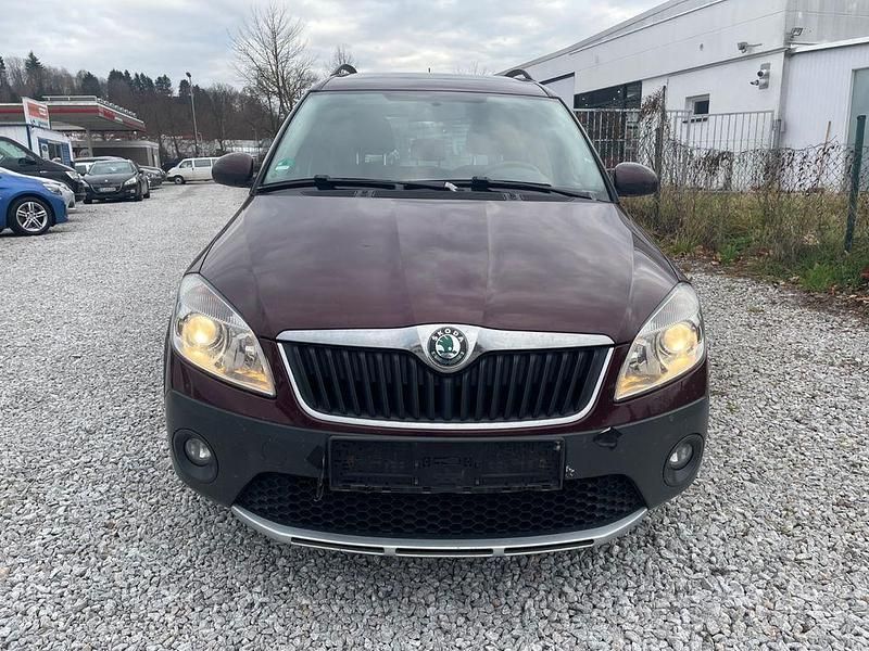 Gebraucht Skoda Roomster Scout Plus Edition 86 PS (63 kW) 2012 Rot Kombi