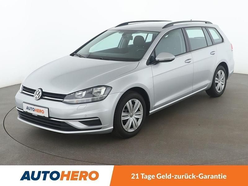 Silber Gebraucht 2020 VW Golf VII Comfortline Kombi | 16.500 € (Guter Preis) - Bild 1/3