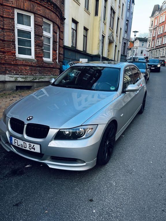 Gebraucht BMW 325 218 PS (160 kW) 2005 Silber Limousine