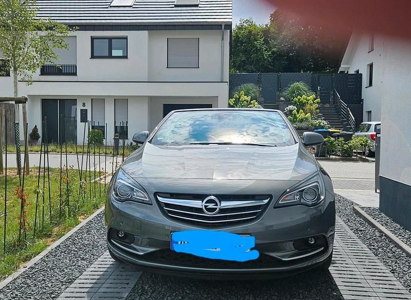 Grau Gebraucht 2017 Opel Cascada Active Cabrio | 15.500 € (Fairer Preis) - Bild 1/4